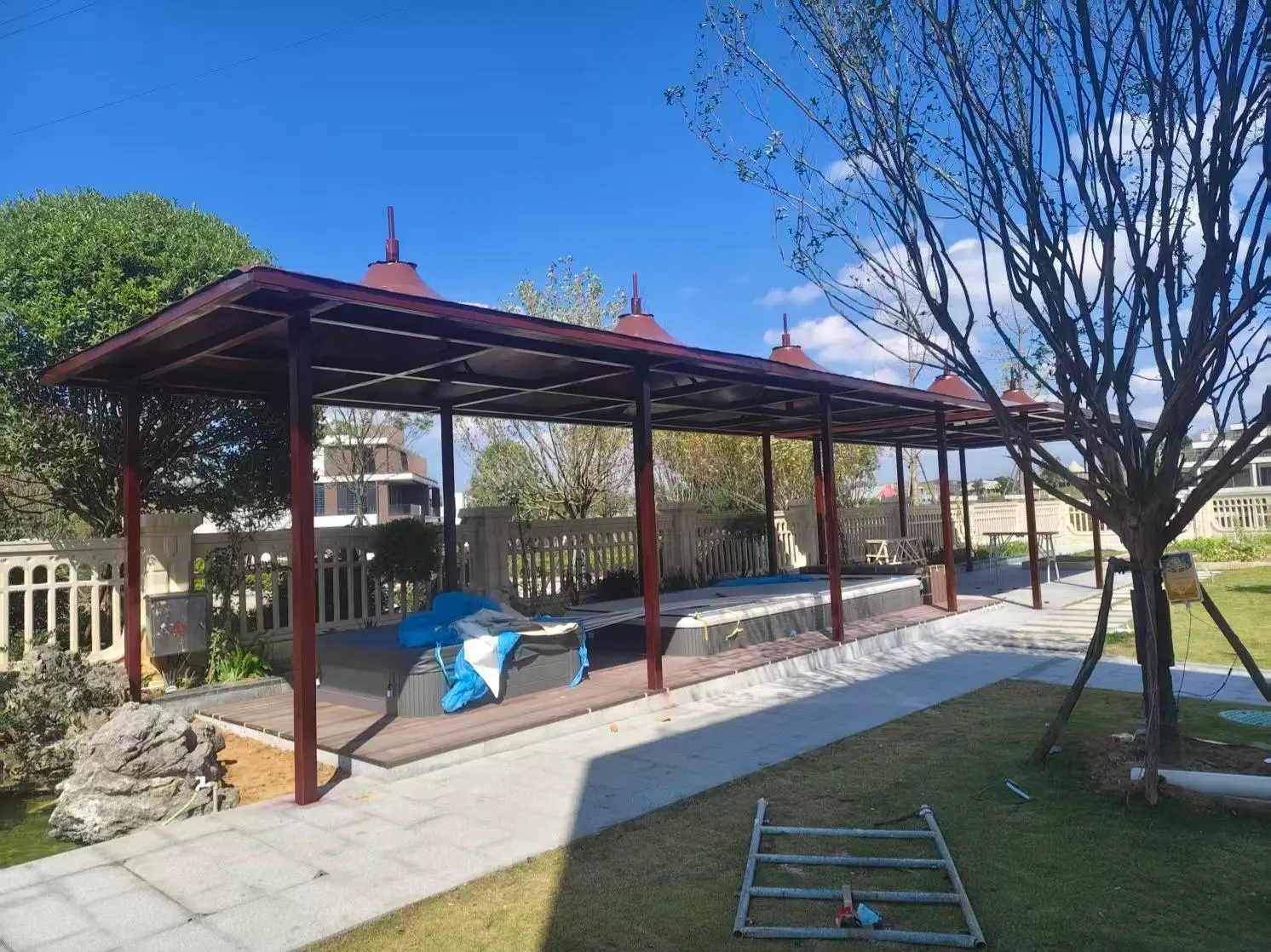 贵州江口园区小区膜结构停车棚怎么选？本地源头工厂拆解三大坑，避开返修翻倍成本