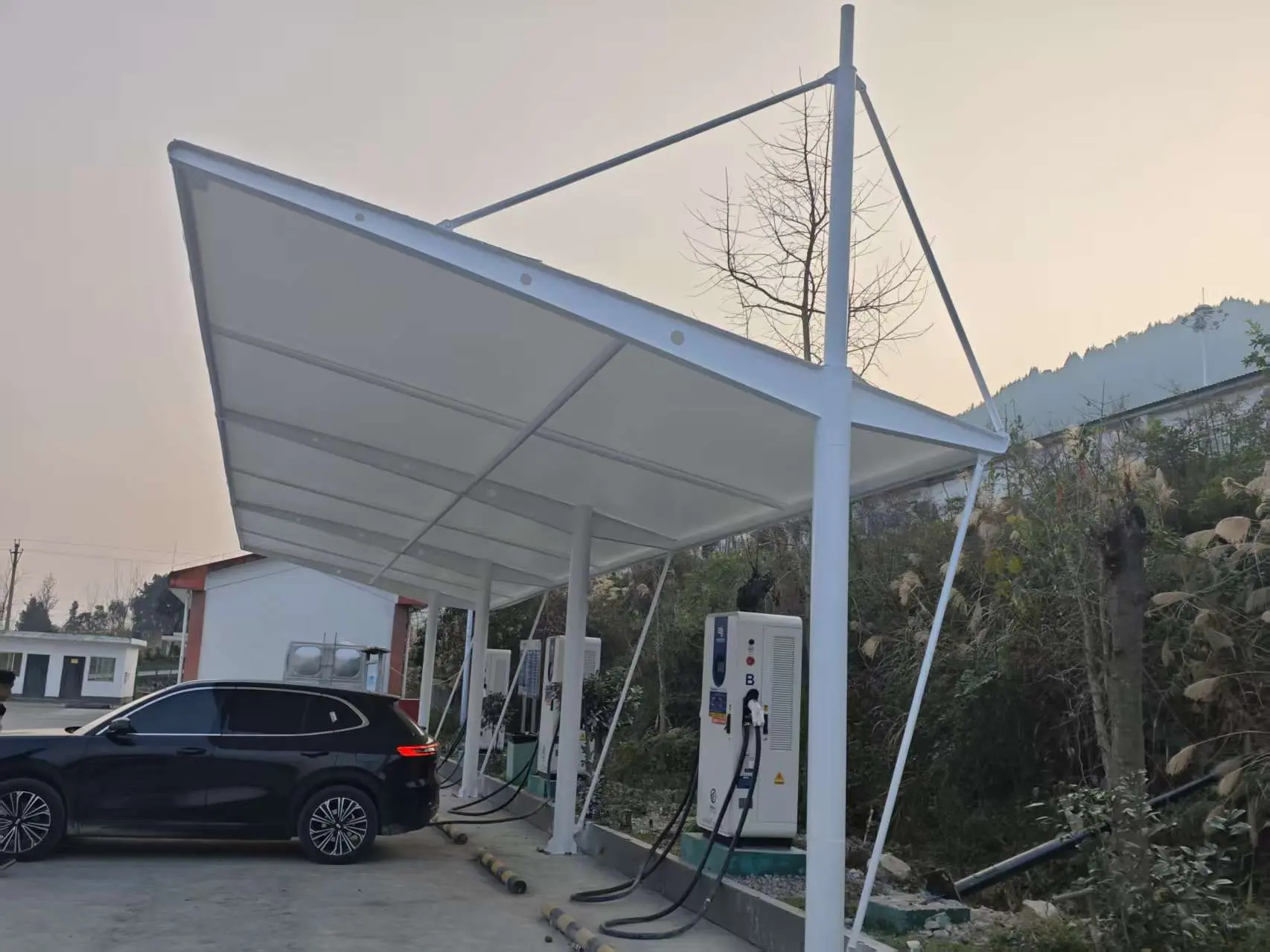贵州江口膜结构停车棚怎么选不踩坑？本地源头工厂详解选材与报价